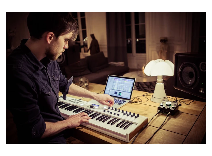 ARTURIA KeyLab Essential mk3 49 White