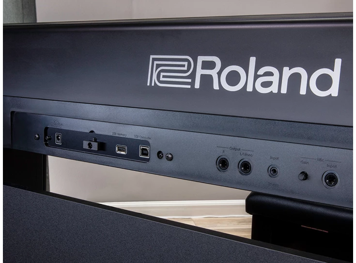 ROLAND FP-E50 BK
