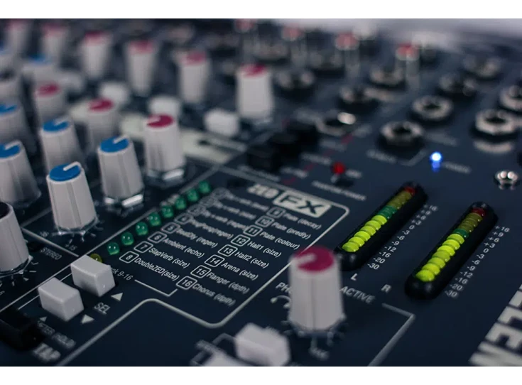 ALLEN & HEATH ZED-16FX